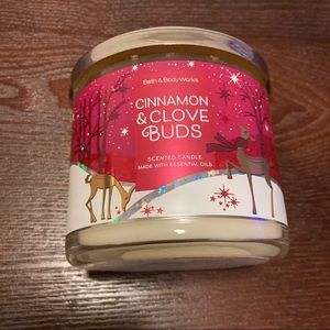 Bath & Body Works Cinnamon & Clove Buds Holiday Candle NWT & FREE SHIPPING